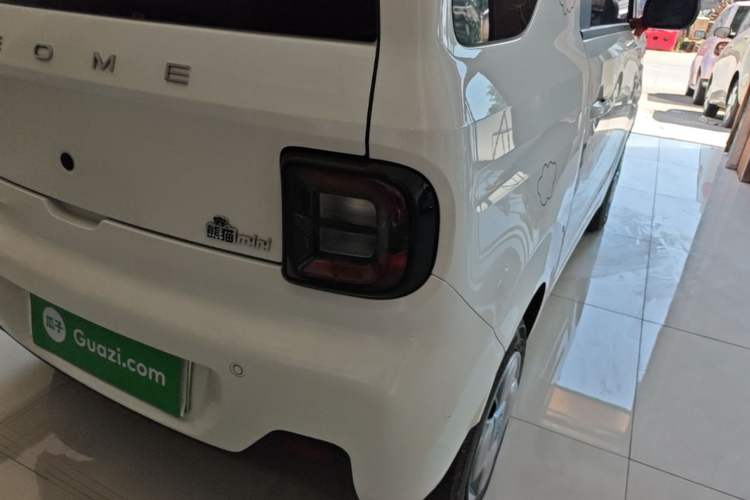 Used Geely Galaxy Panda 2024 Panda Mini 200km Endurance Bear Right Rear Taillight