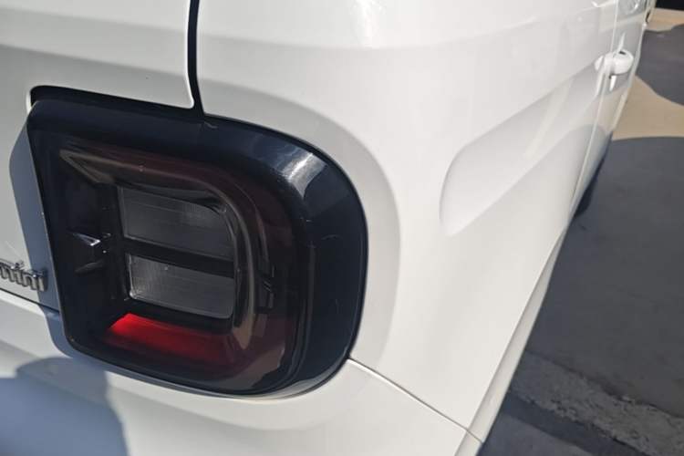 Used Geely Galaxy Panda 2024 Panda Mini 200km Endurance Bear Right Rear Taillight