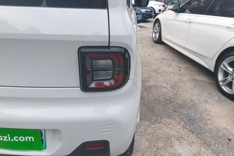 Used Geely Galaxy Panda 2024 Panda Mini 200km Endurance Bear Right Rear Taillight