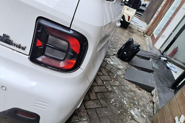 Used Geely Galaxy Panda 2024 Panda Mini 200km Endurance Bear Right Rear Taillight