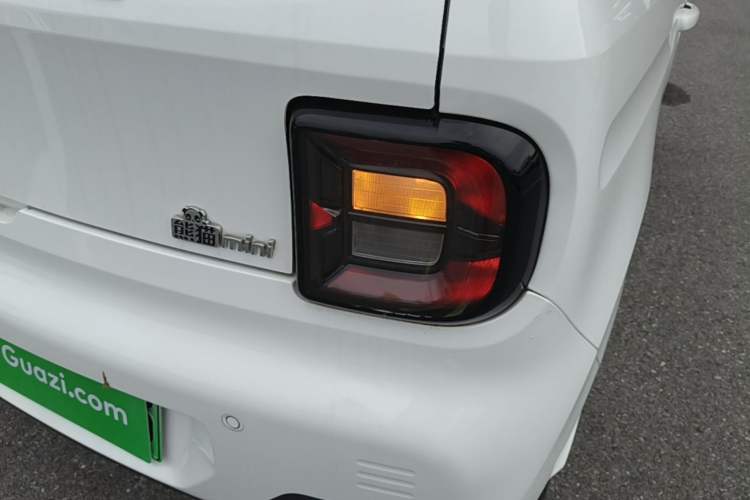 Used Geely Galaxy Panda 2024 Panda Mini 200km Endurance Bear Right Rear Taillight