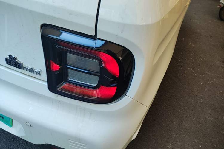 Used Geely Galaxy Panda 2024 Panda Mini 200km Endurance Bear Right Rear Taillight