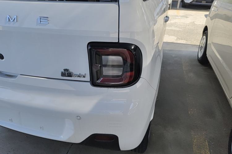 Used Geely Galaxy Panda 2024 Panda Mini 200km Endurance Bear Right Rear Taillight