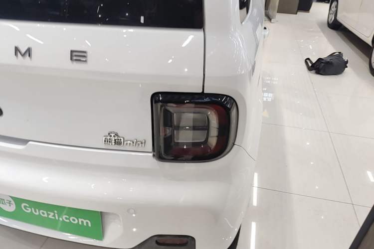 Used Geely Galaxy Panda 2024 Panda Mini 200km Endurance Bear Right Rear Taillight