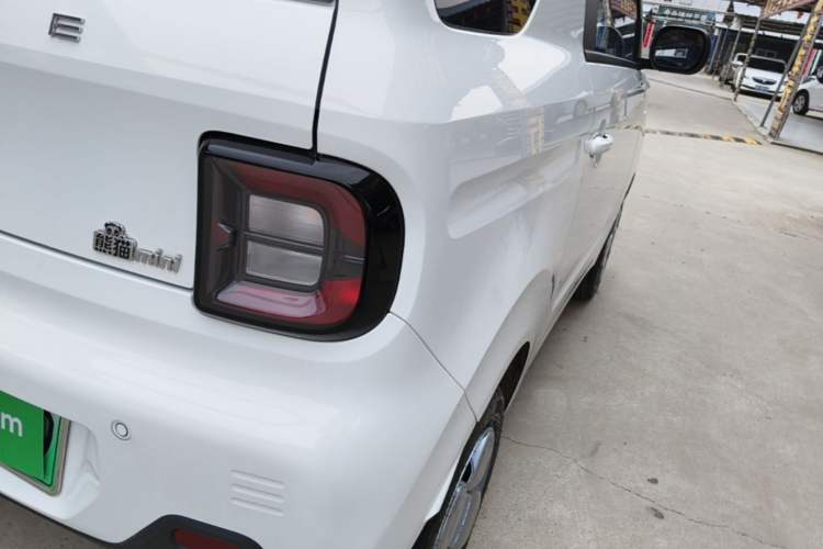 Used Geely Galaxy Panda 2024 Panda Mini 200km Endurance Bear Right Rear Taillight