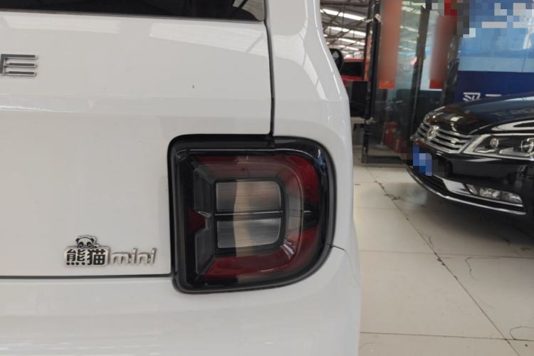 Used Geely Galaxy Panda 2024 Panda Mini 200km Endurance Bear Right Rear Taillight