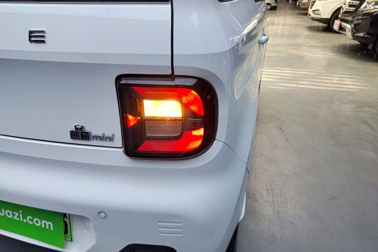 Used Geely Galaxy Panda 2024 Panda Mini 200km Endurance Bear Right Rear Taillight