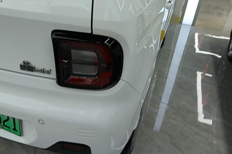 Used Geely Galaxy Panda 2024 Panda Mini 200km Endurance Bear Right Rear Taillight
