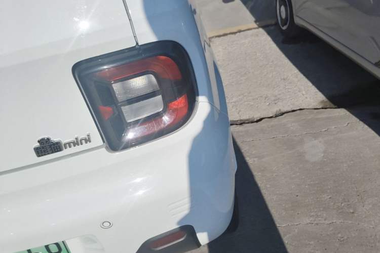 Used Geely Galaxy Panda 2024 Panda Mini 200km Endurance Bear Right Rear Taillight