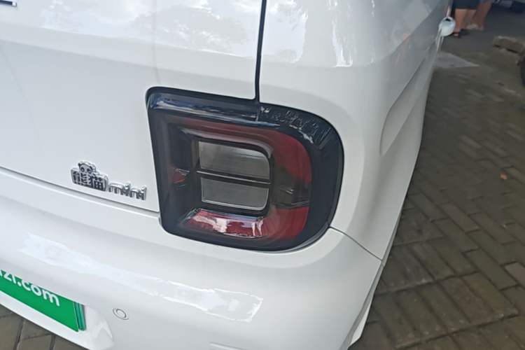Used Geely Galaxy Panda 2024 Panda Mini 200km Endurance Bear Right Rear Taillight