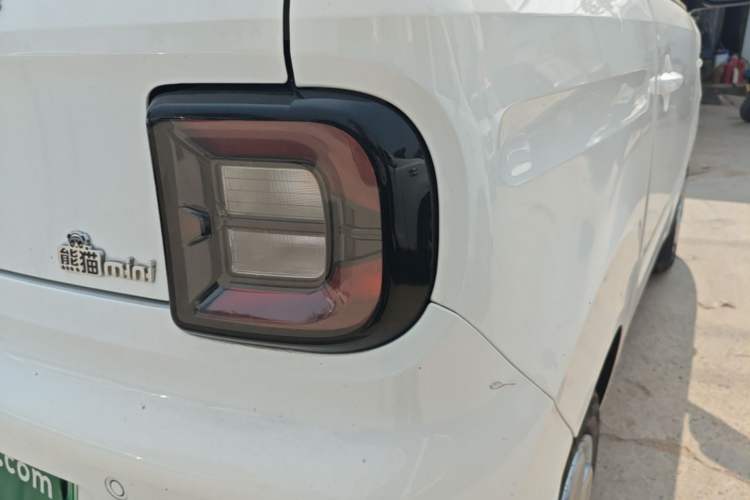 Used Geely Galaxy Panda 2024 Panda Mini 200km Endurance Bear Right Rear Taillight