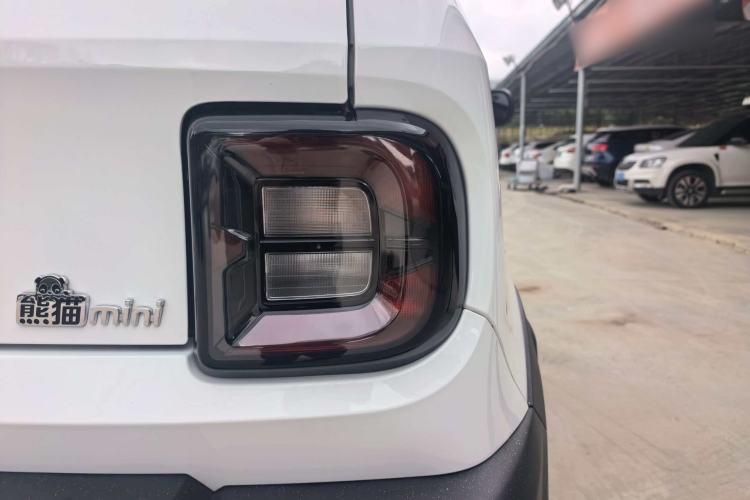 Used Geely Galaxy Panda 2024 200km Panda Rider Right Rear Taillight