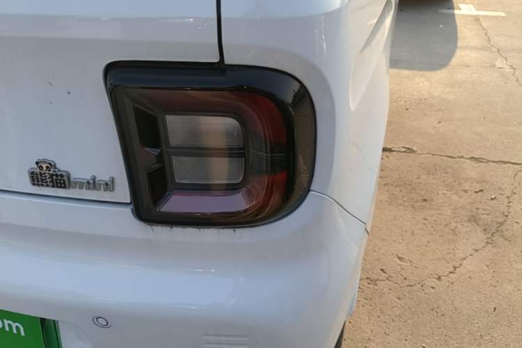 Used Geely Galaxy Panda 2024 Panda Mini 200km Endurance Bear Right Rear Taillight