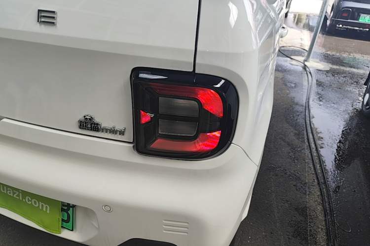 Used Geely Galaxy Panda 2024 Panda Mini 200km Endurance Bear Right Rear Taillight