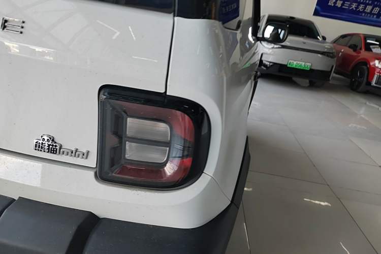 Used Geely Galaxy Panda 2024 200km Panda Rider Right Rear Taillight