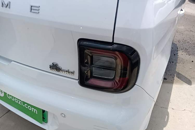 Used Geely Galaxy Panda 2024 Panda Mini 200km Longteng PRO Edition Right Rear Taillight