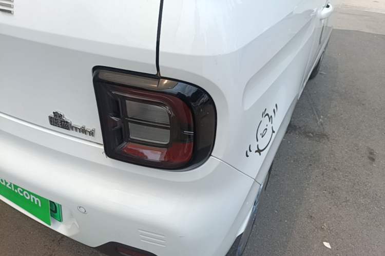 Used Geely Galaxy Panda 2024 Panda Mini 200km Endurance Bear Right Rear Taillight