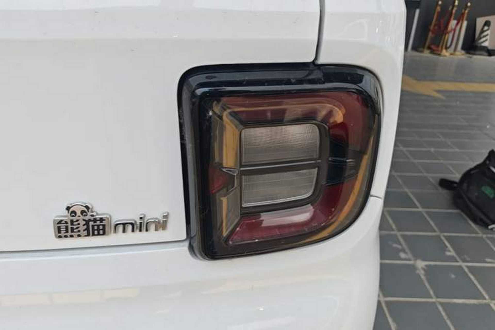Used Geely Galaxy Panda 2024 Panda Mini 200km Endurance Bear Right Rear Taillight