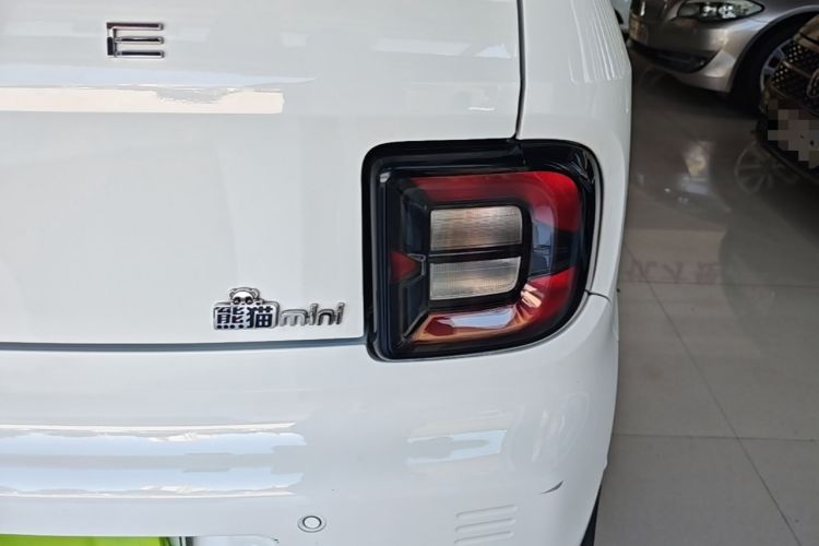 Used Geely Galaxy Panda 2024 Panda Mini 200km Endurance Bear Right Rear Taillight