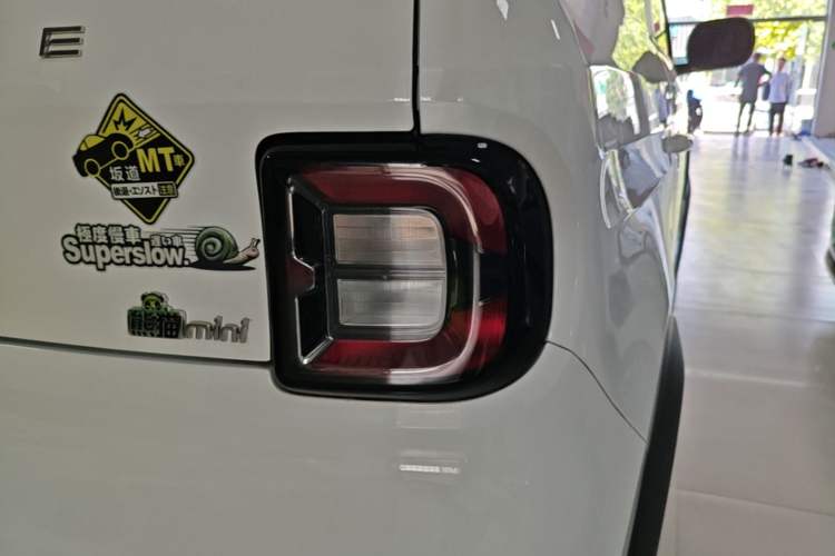 Used Geely Galaxy Panda 2024 200km Panda Kart Right Rear Taillight