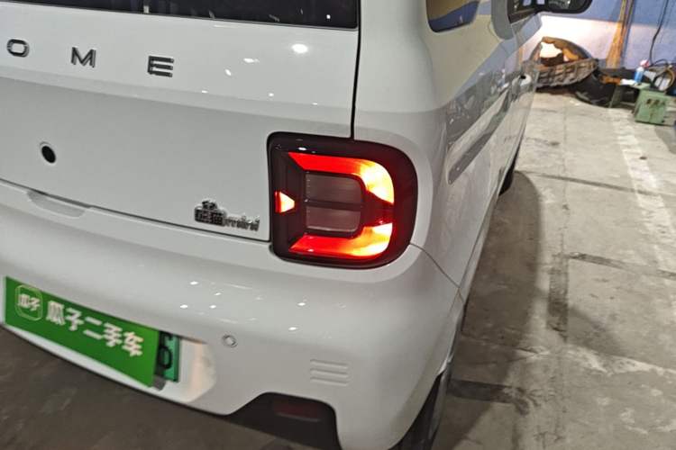 Used Geely Galaxy Panda 2024 Panda Mini 200km Endurance Bear Right Rear Taillight