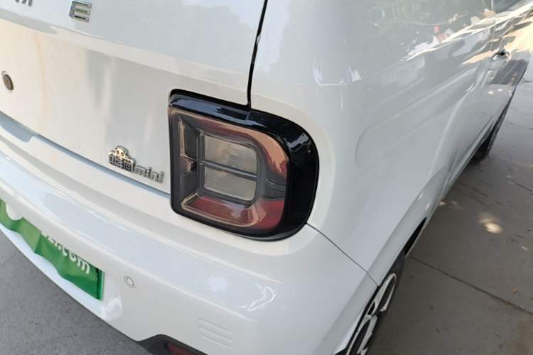 Used Geely Galaxy Panda 2024 Panda Mini 200km Endurance Bear Right Rear Taillight