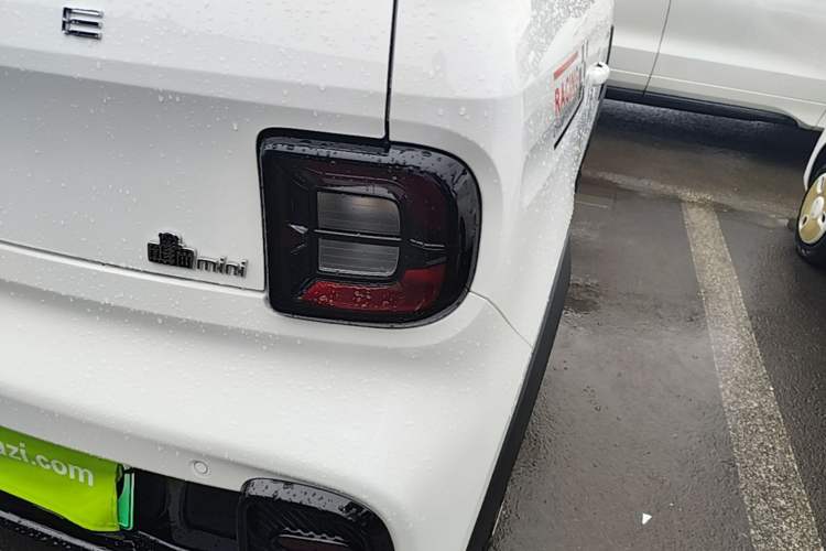 Used Geely Galaxy Panda 2024 200km Panda Kart Right Rear Taillight