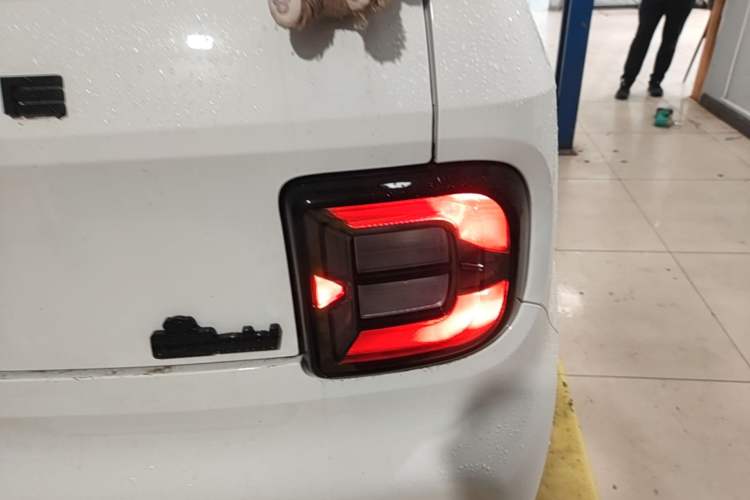 Used Geely Galaxy Panda 2024 Panda Mini 200km Endurance Bear Right Rear Taillight