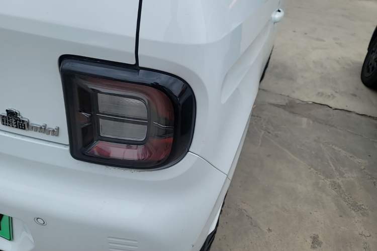 Used Geely Galaxy Panda 2024 Panda Mini 200km Endurance Bear Right Rear Taillight