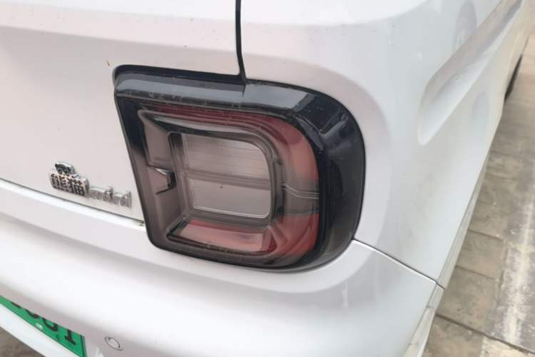Used Geely Galaxy Panda 2024 Panda Mini 200km Endurance Bear Right Rear Taillight