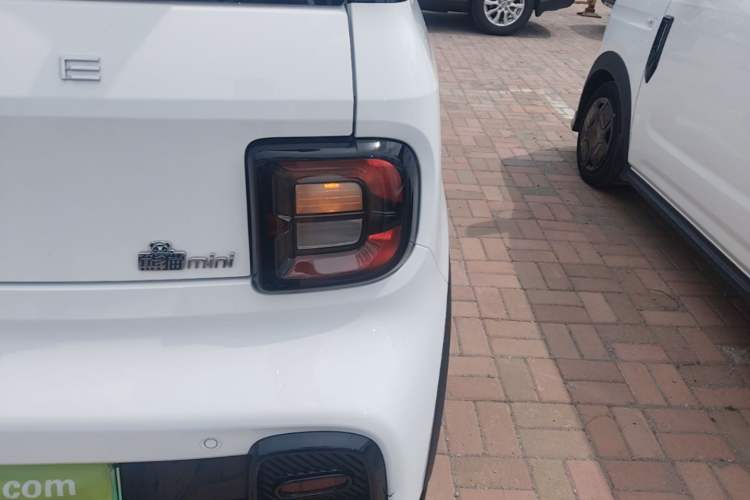Used Geely Galaxy Panda 2024 200km Panda Kart Right Rear Taillight