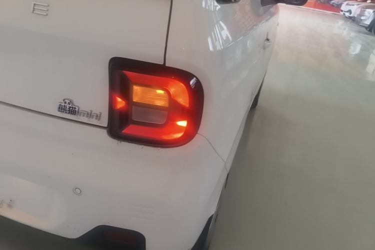 Used Geely Galaxy Panda 2024 Panda Mini 200km Endurance Bear Right Rear Taillight