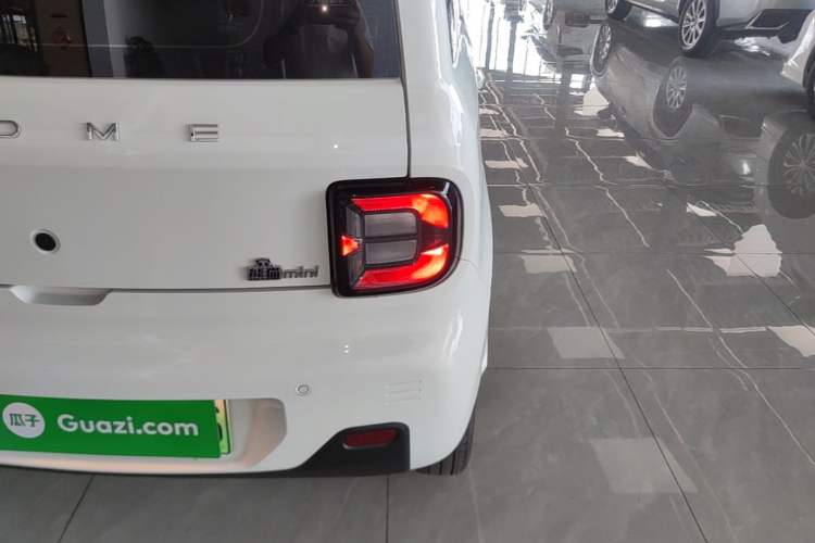 Used Geely Galaxy Panda 2024 Panda Mini 200km Endurance Bear Right Rear Taillight
