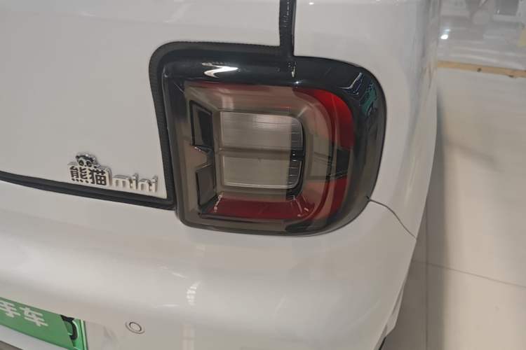 Used Geely Galaxy Panda 2024 Facelifted Panda Mini 200km Dragon Edition Right Rear Taillight