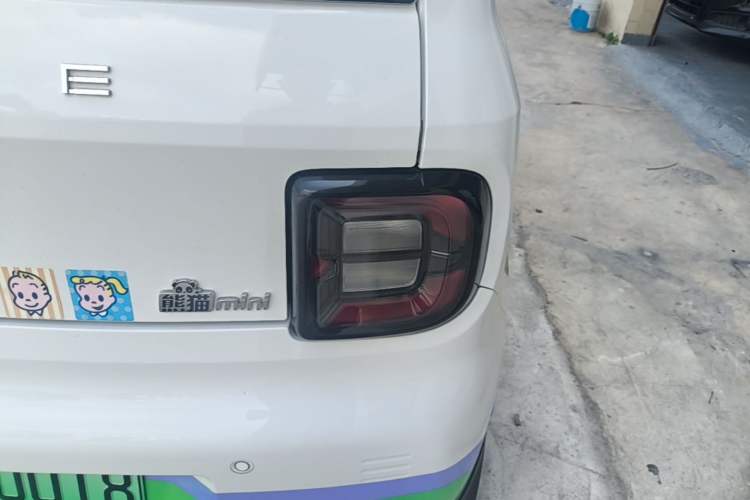 Used Geely Galaxy Panda 2024 Panda Mini 200km Endurance Bear Right Rear Taillight