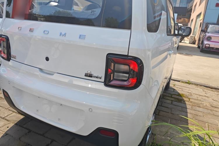 Used Geely Galaxy Panda 2024 Panda Mini 200km Endurance Bear Right Rear Taillight