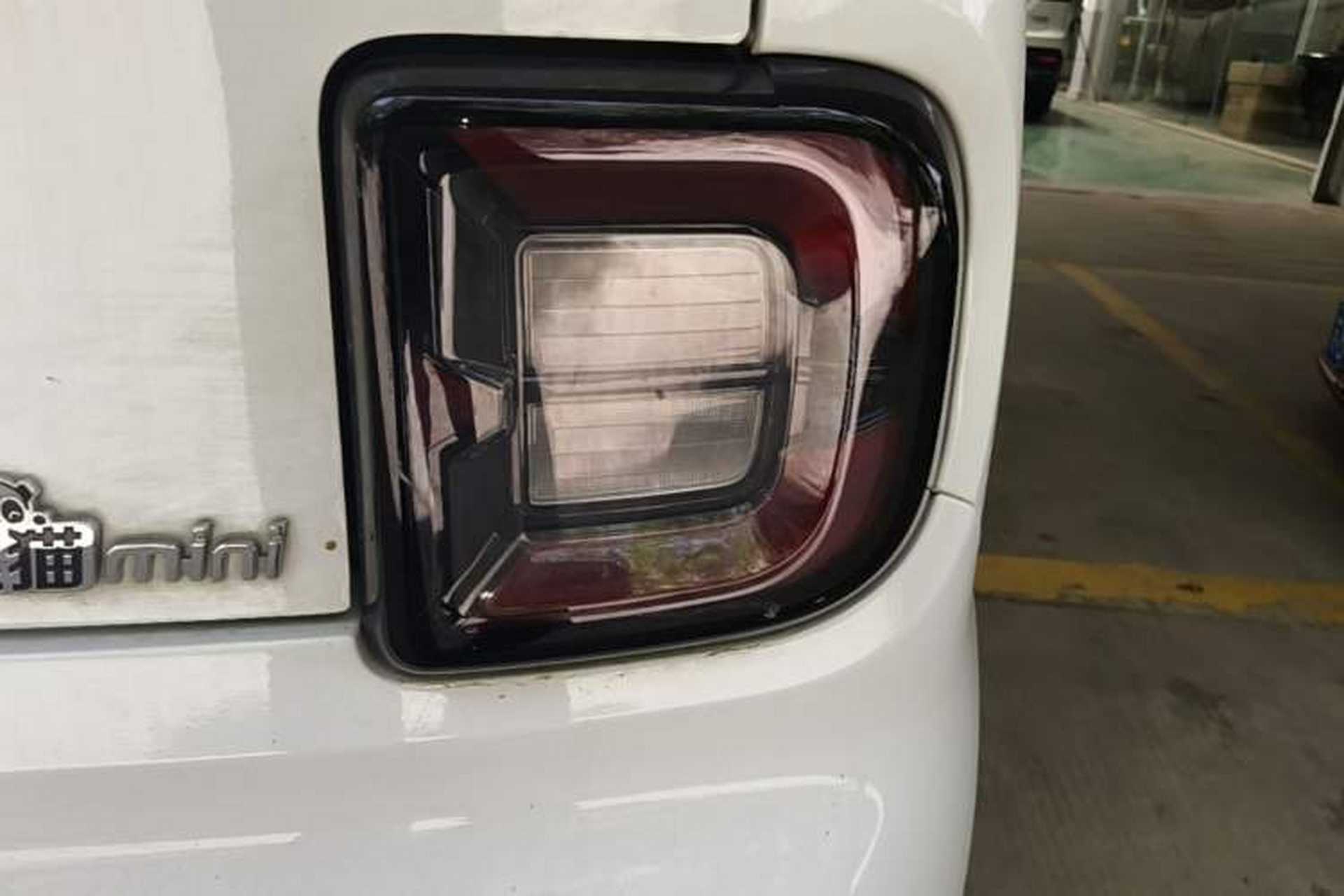 Used Geely Galaxy Panda 2024 Panda Mini 200km Endurance Bear Right Rear Taillight