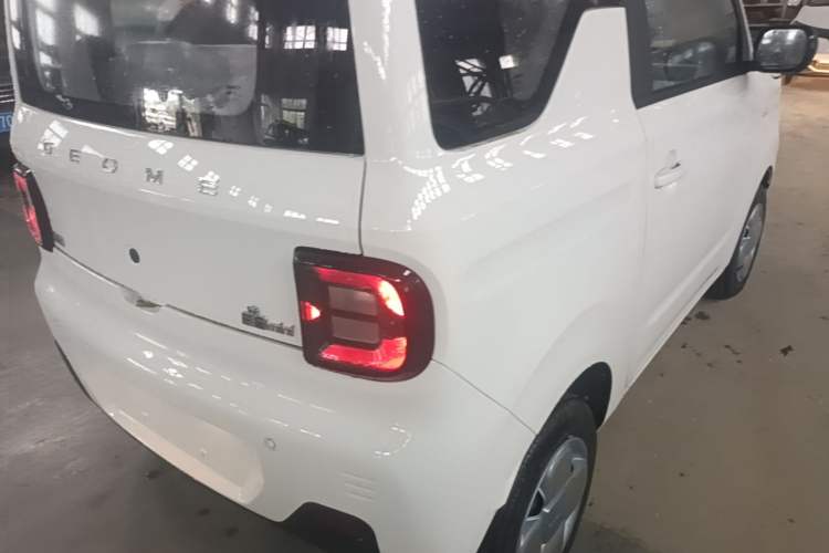 Used Geely Galaxy Panda 2024 Panda Mini 200km Endurance Bear Right Rear Taillight