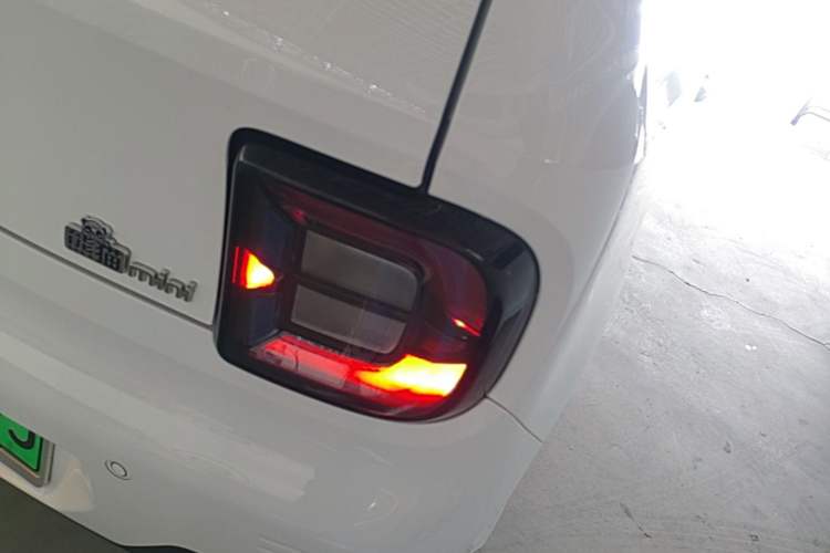 Used Geely Galaxy Panda 2024 Panda Mini 200km Endurance Bear Right Rear Taillight