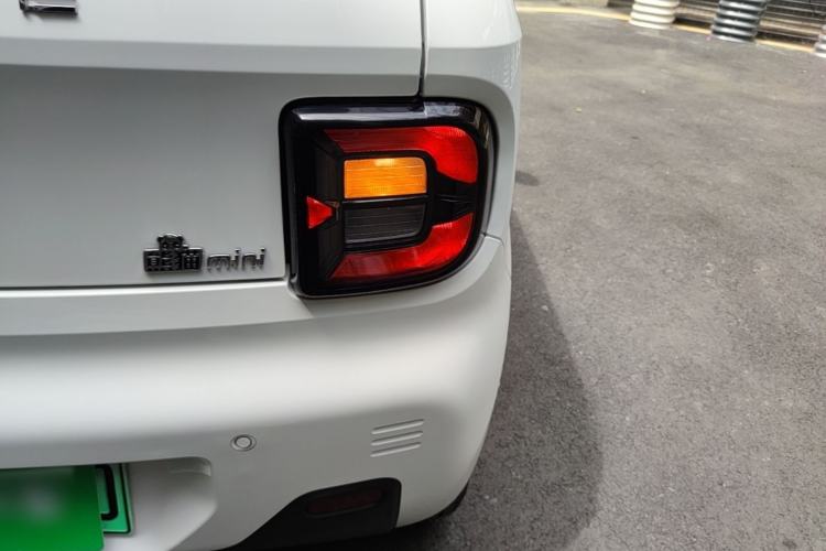 Used Geely Galaxy Panda 2024 Panda Mini 200km Endurance Bear Right Rear Taillight