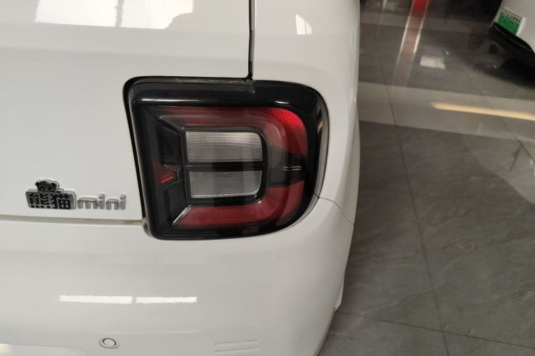 Used Geely Galaxy Panda 2024 Panda Mini 200km Endurance Bear Right Rear Taillight
