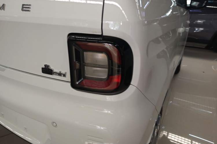 Used Geely Galaxy Panda 2024 Panda Mini 200km Endurance Bear Right Rear Taillight