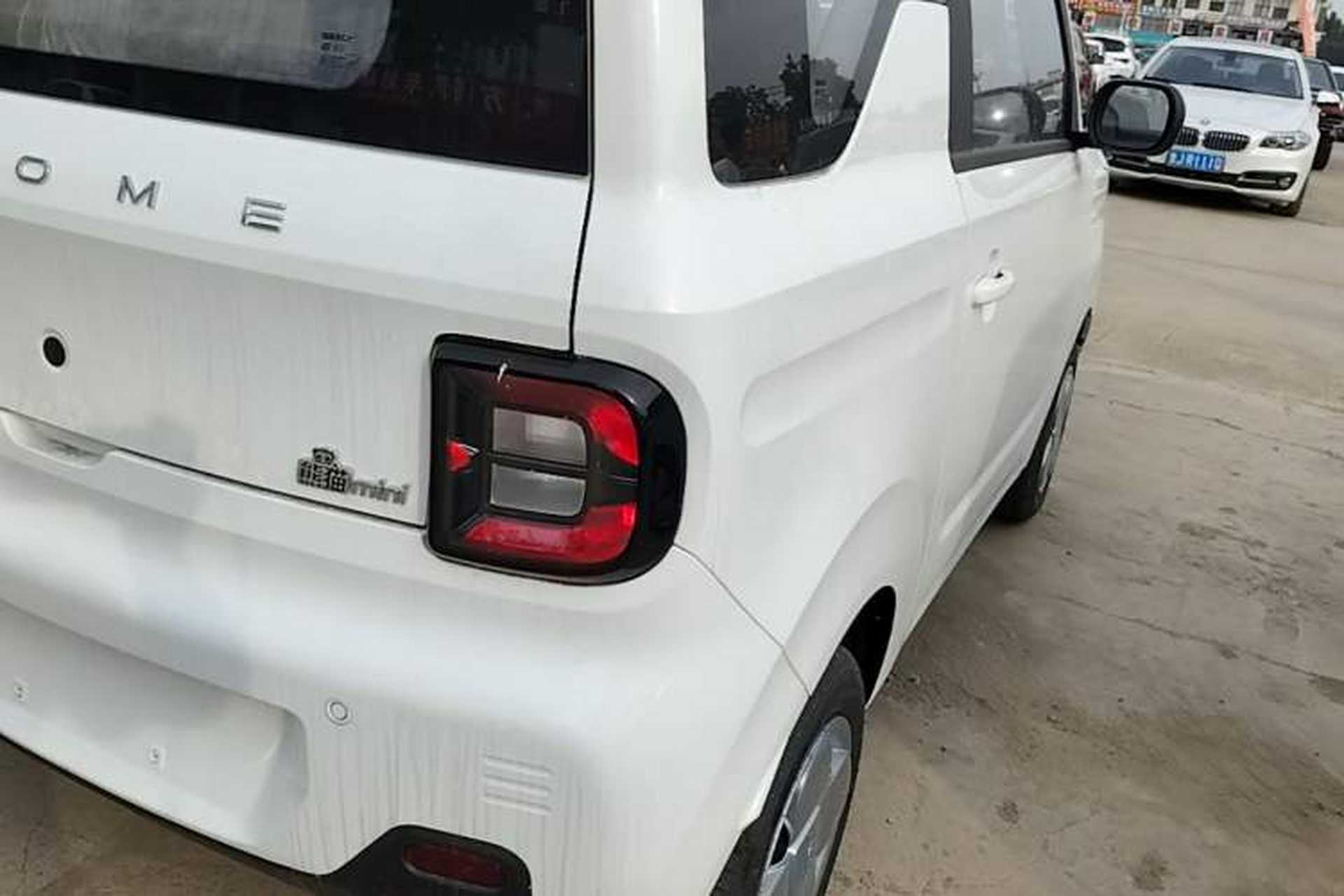 Used Geely Galaxy Panda 2024 Panda Mini 200km Endurance Bear Right Rear Taillight