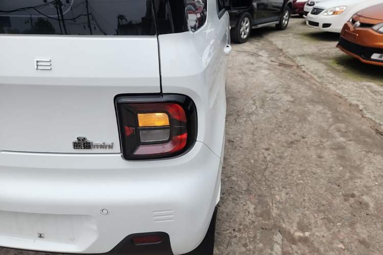 Used Geely Galaxy Panda 2024 Panda Mini 200km Endurance Bear Right Rear Taillight