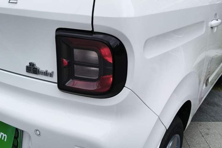 Used Geely Galaxy Panda 2024 Panda Mini 200km Endurance Bear Right Rear Taillight