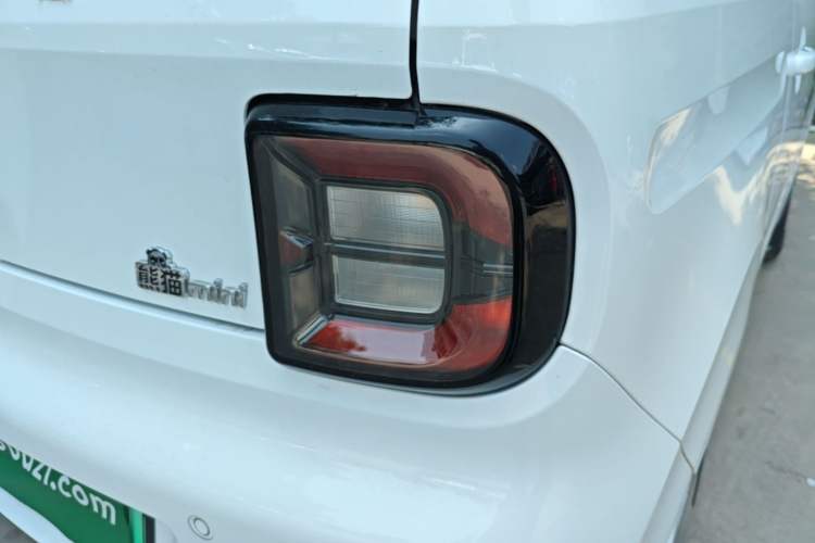 Used Geely Galaxy Panda 2024 Panda Mini 200km Endurance Bear Right Rear Taillight