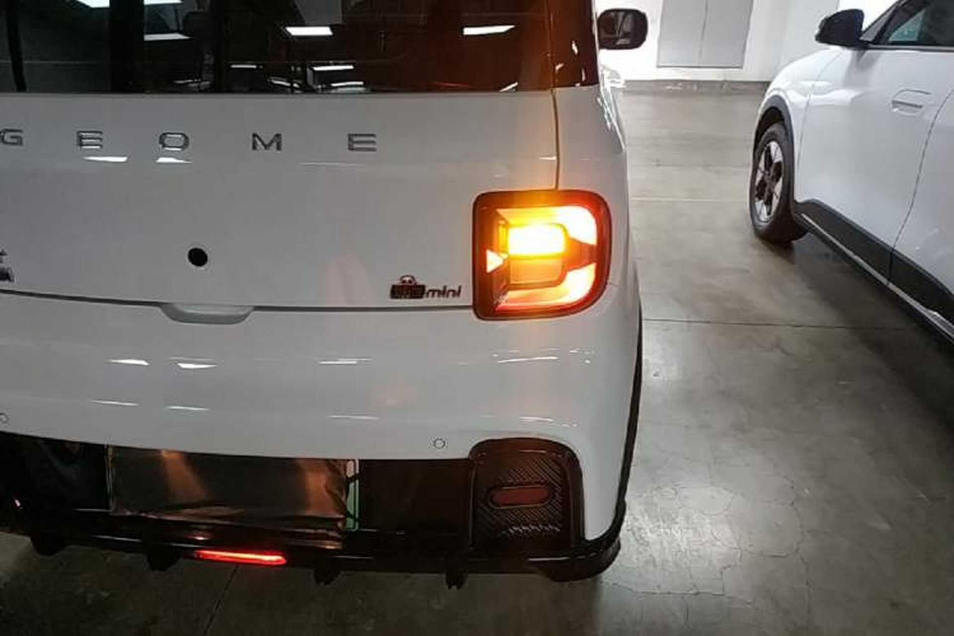 Used Geely Galaxy Panda 2024 200km Panda Kart Right Rear Taillight