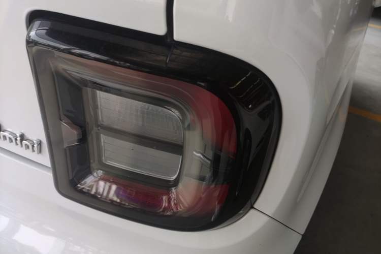 Used Geely Galaxy Panda 2024 Panda Mini 200km Endurance Bear Right Rear Taillight