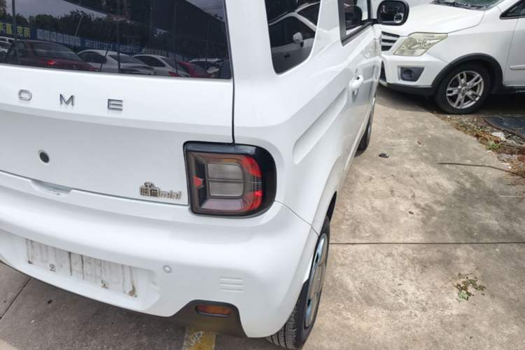 Used Geely Galaxy Panda 2024 Panda Mini 200km Endurance Bear Right Rear Taillight