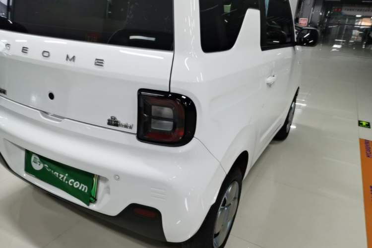 Used Geely Galaxy Panda 2024 Panda Mini 200km Endurance Bear Right Rear Taillight